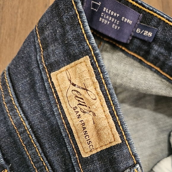 Levis Slight Curve Classic Boot Cut Jeans - Size 6 - Picture 12 of 13
